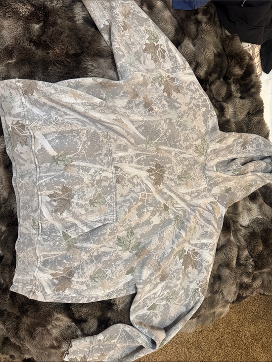 Abercrombie & Fitch Sweaters - Abercrombie & Fitch Neutral Camo Leaf Hoodie